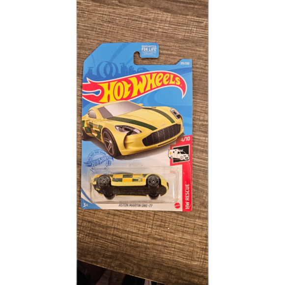 Hot Wheels HW Rescue Aston Martin One '77 -=- ITEM #3211 - Picture 1 of 2